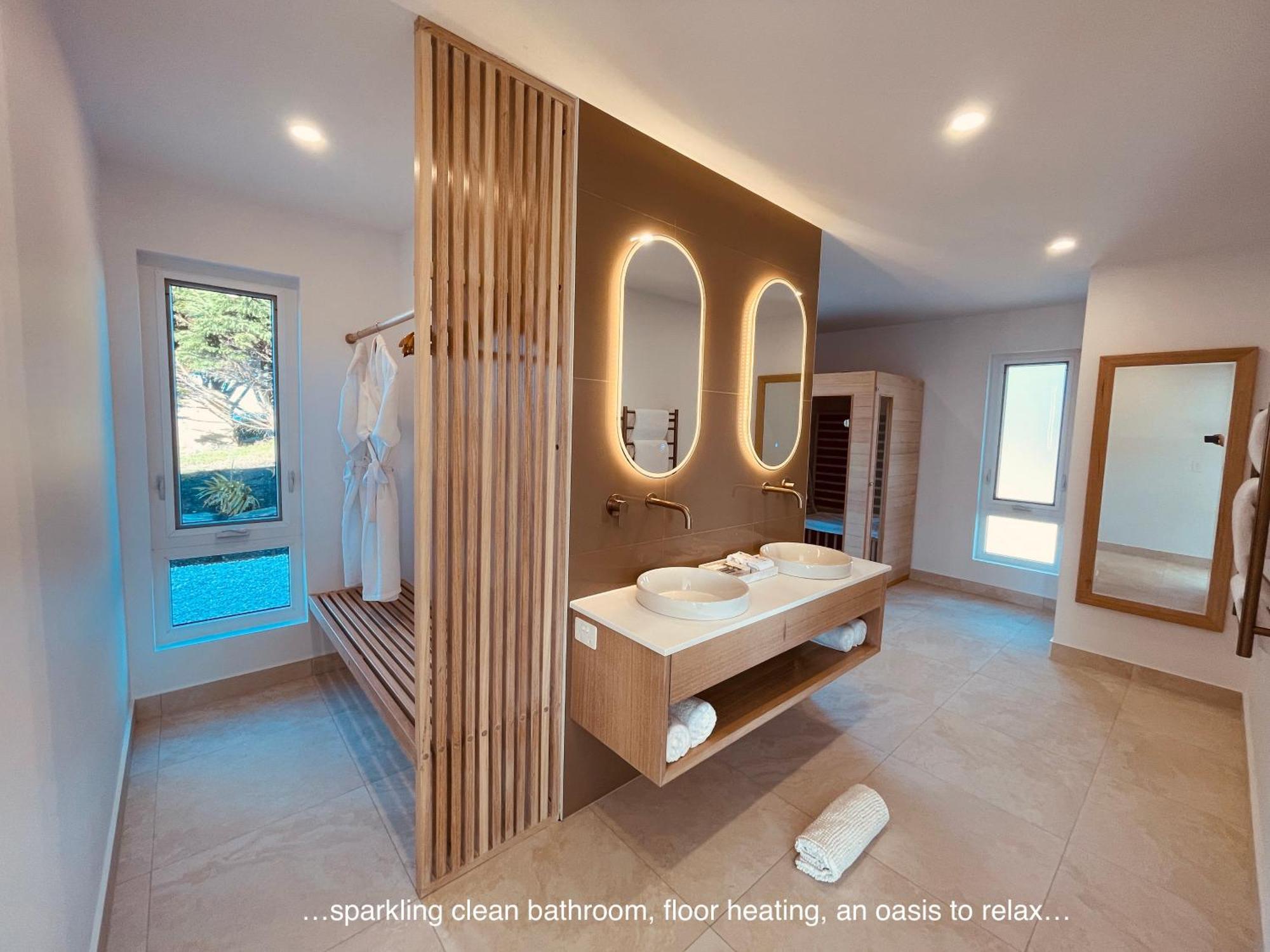 Saltwater - Absolute Oceanfront, Fire Pits, Some Villas With Hot Tubs And Sauna Falmouth Buitenkant foto