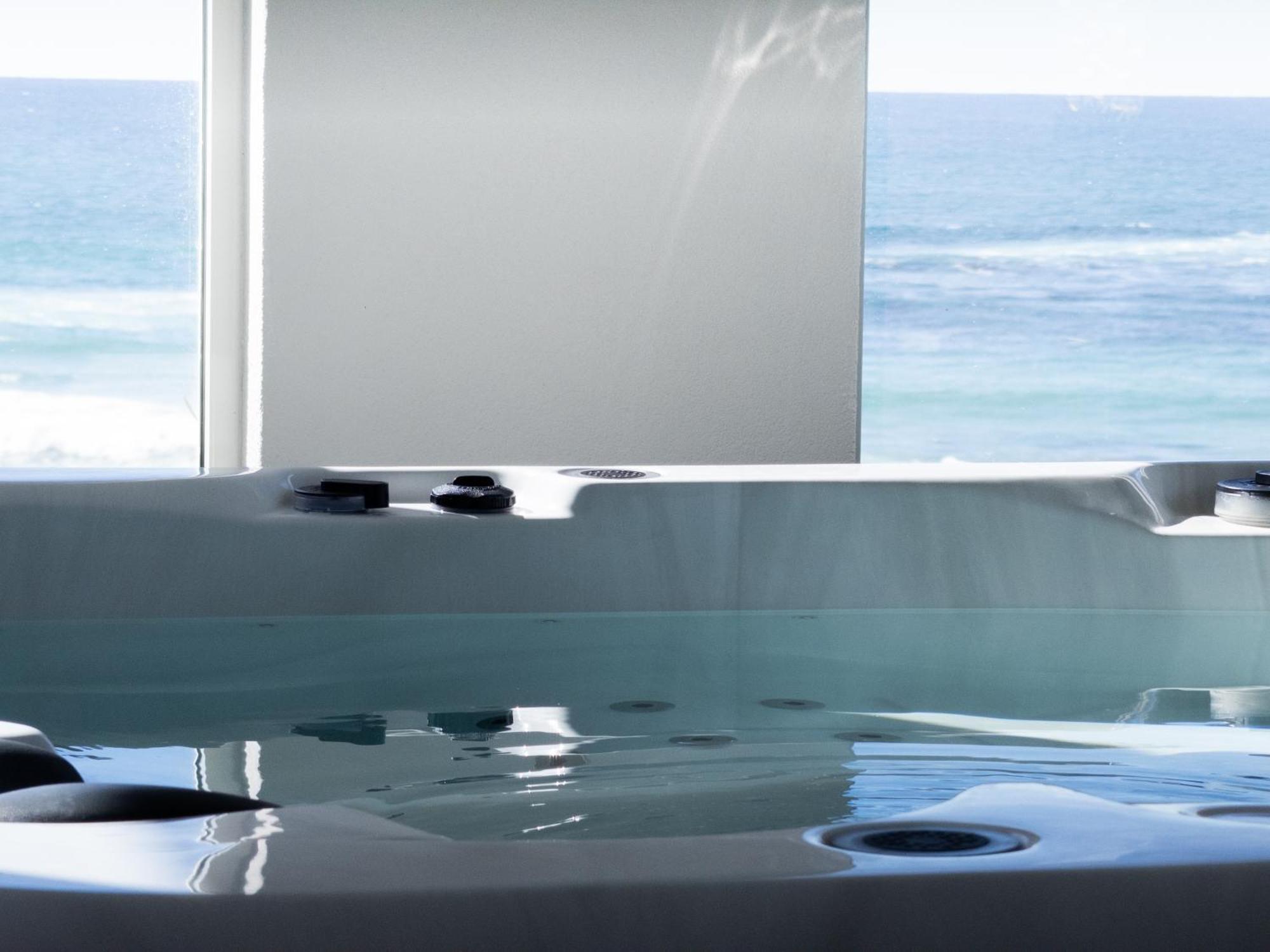 Saltwater - Absolute Oceanfront, Fire Pits, Some Villas With Hot Tubs And Sauna Falmouth Buitenkant foto