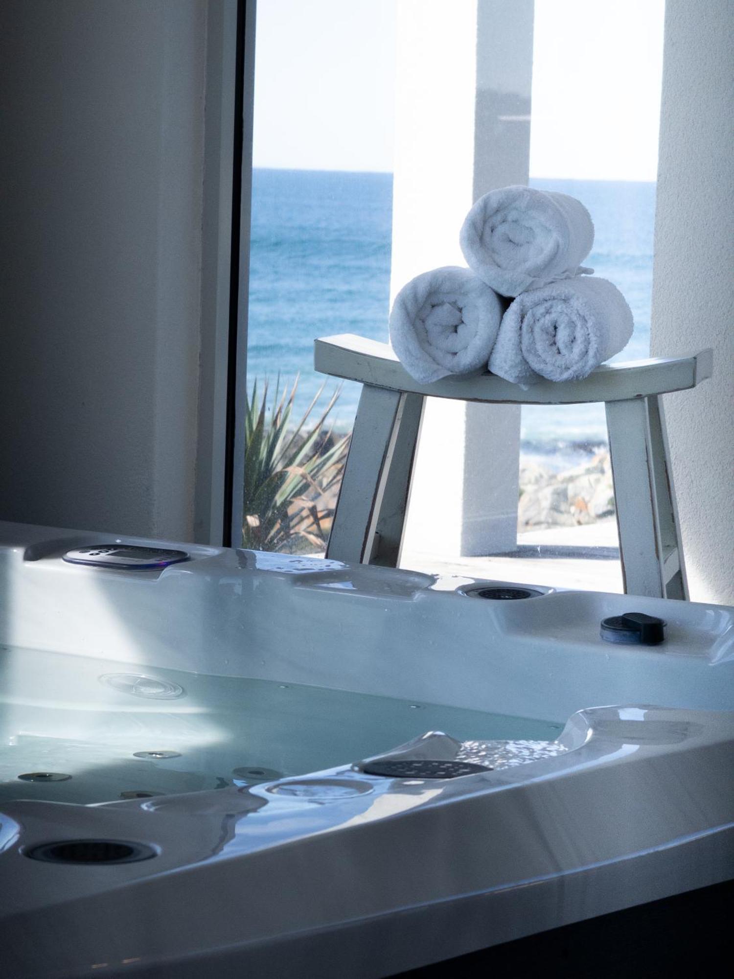 Saltwater - Absolute Oceanfront, Fire Pits, Some Villas With Hot Tubs And Sauna Falmouth Buitenkant foto